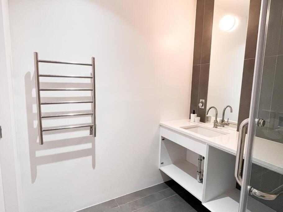 ניו יורק New Beautiful Modern One Bedroom Apt In Brooklyn At Rem-Casa מראה חיצוני תמונה